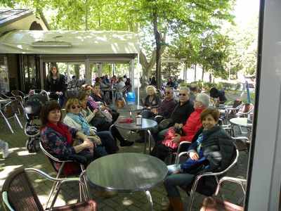 Como se estaba bien, más rato
