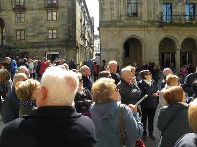 Atendiendo a las explicaciones
